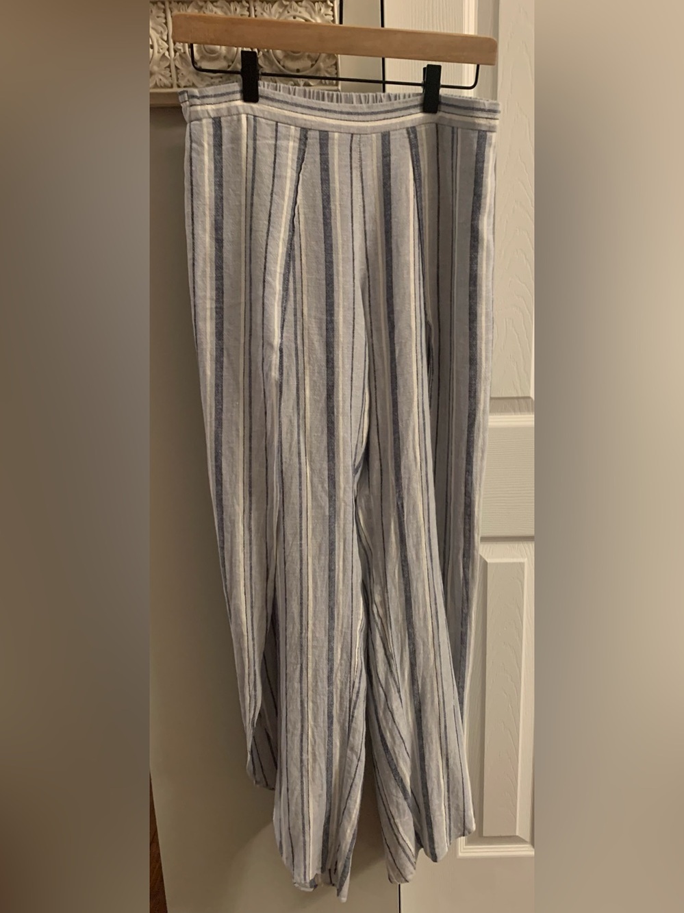 Allison Joy Blue/Gray and White Vertical Stripe Linen blend Wide-Leg Pants - M
